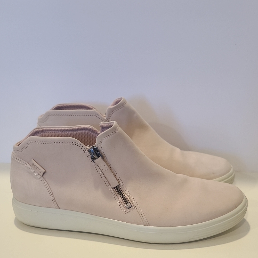 Ecco SOFT 7 Light Pink Nubuck Leather Sneakers Booties Women's 9